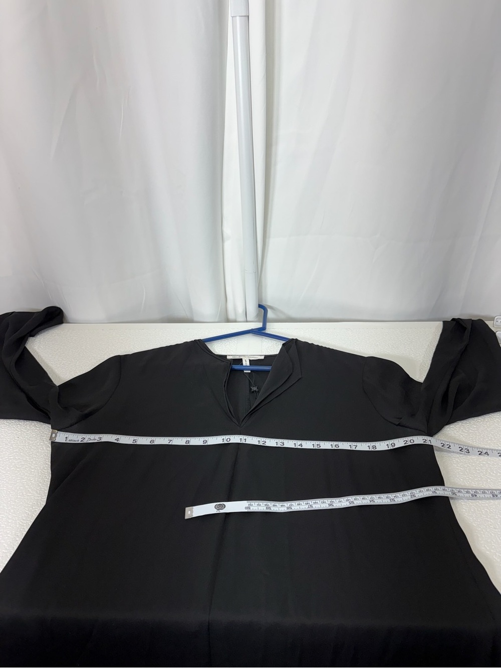 BCBGeneration Black V-Neck Long Sleeve Tunic Blouse 4333 - Picture 7 of 9